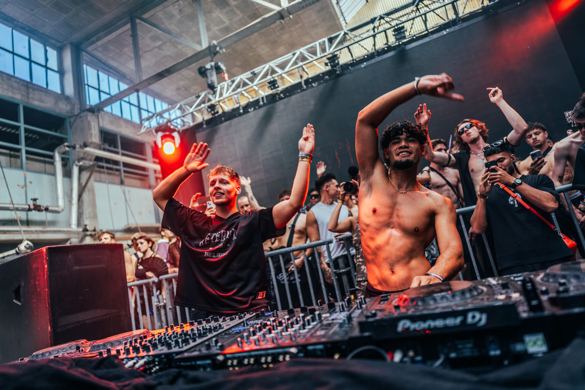 Loading... just a sec